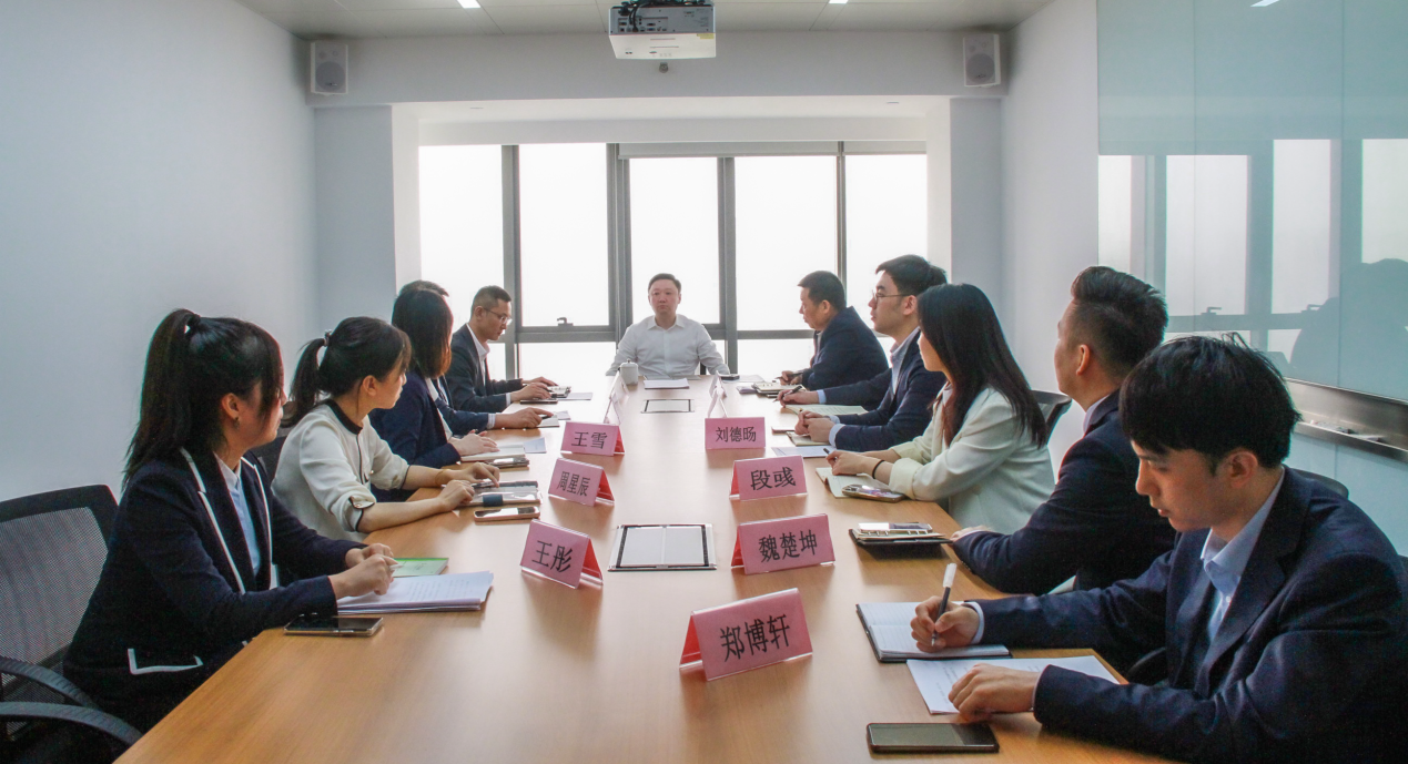 公司黨委書記、董事長杜巖岫調(diào)研投行業(yè)務(wù)部